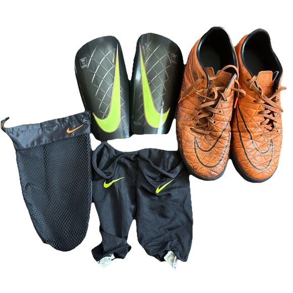 Nike Men’s Soccer Cleats Hypervenom Phelon II Firm Ground Bronze 9.5, Guards - Picture 1 of 9